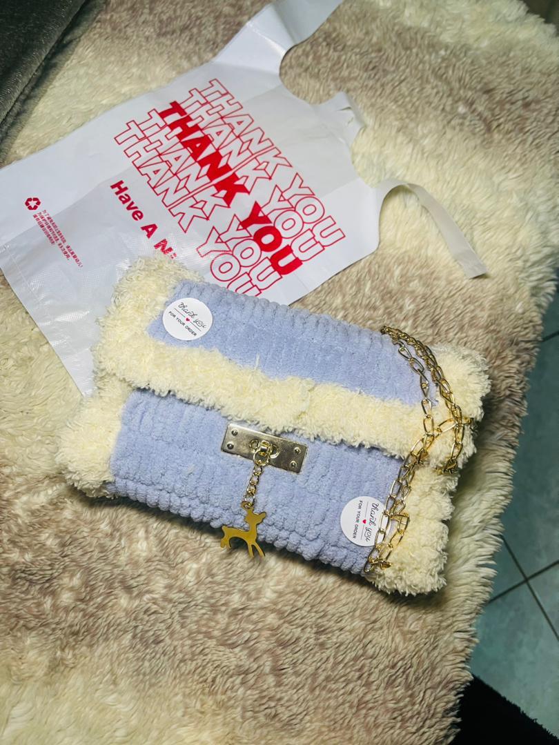 Cloud crochet shoulder bag